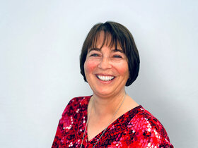 Birgit Schneider, Personalsachbearbeiterin